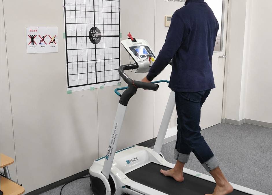 モーションキャプチャーによる歩行解析の様子